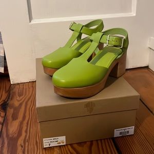 Charlotte Stone Clog Molly Pale Lime 7